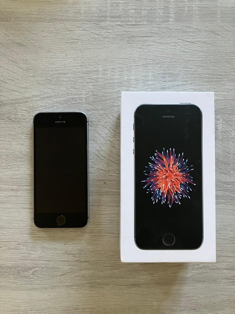 Iphone Se 128gb In Perfect Condition Unlocked In Hersham Surrey Gumtree