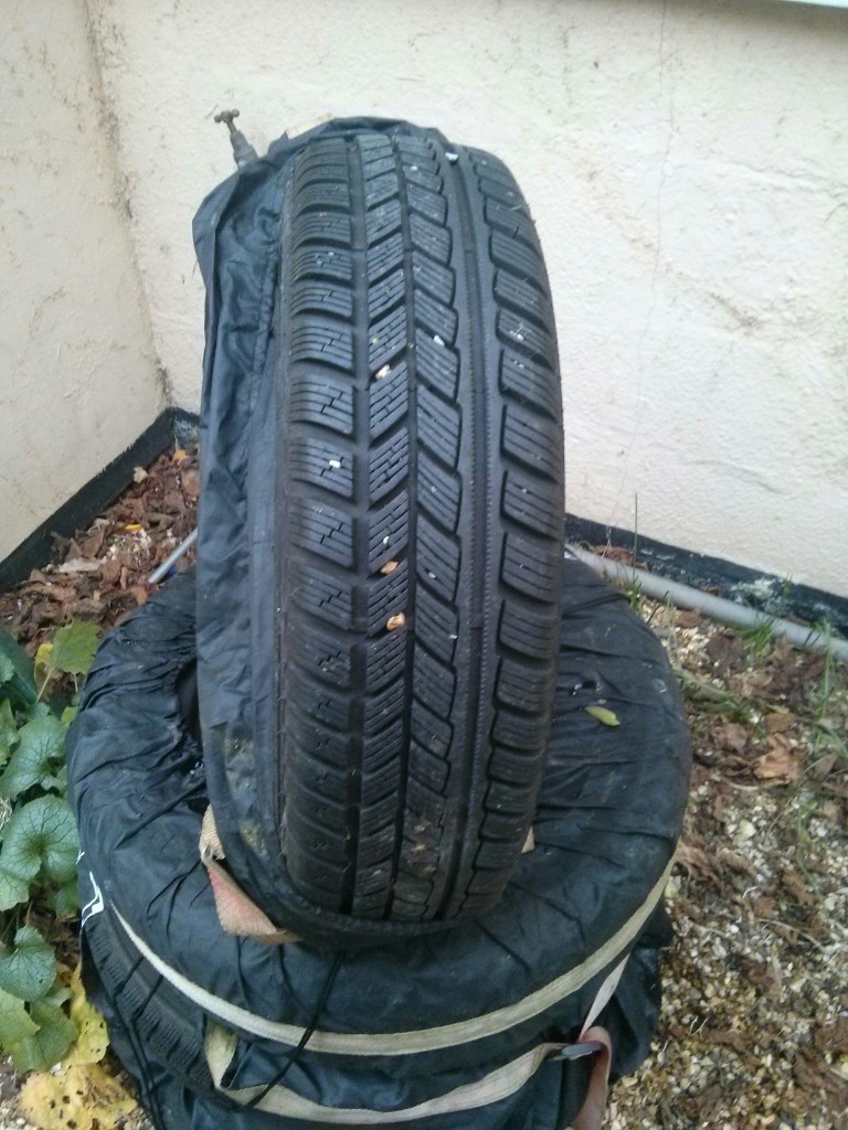 Set of 4 winter tyres and wheels to suit Toyota Aygo, Peugeot 107