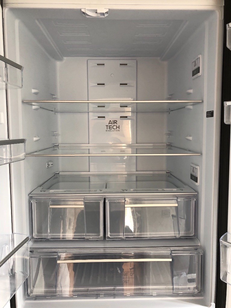 Hotpoint Ffu4dk Smaller American Style Fridge Freezer 2 Door 2