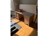  HEMNES IKEA well-maintained desk in solid wood
