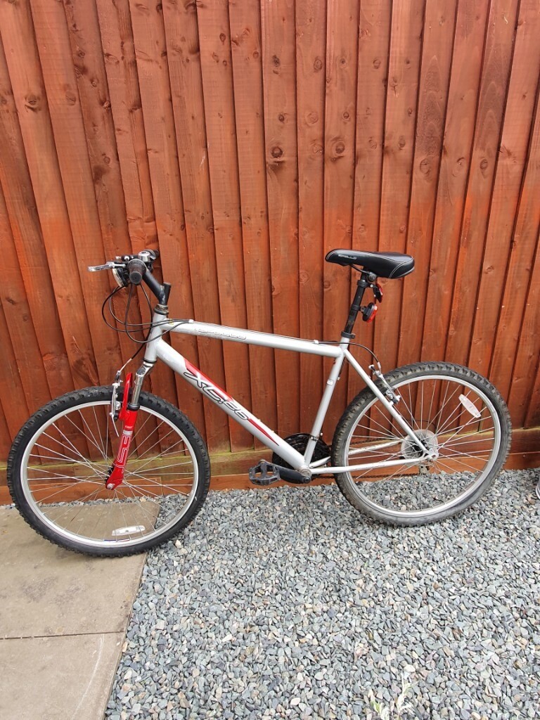 giordano 700c medium road bike