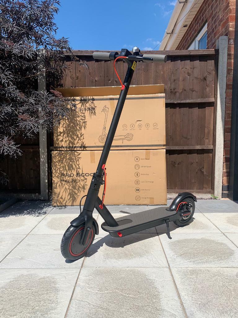 Xiaomi pro m365 electric scooter 350w BRAND NEW With