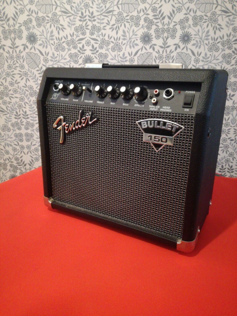 Fender Bullet 150 2Channel 15Watt 1x8