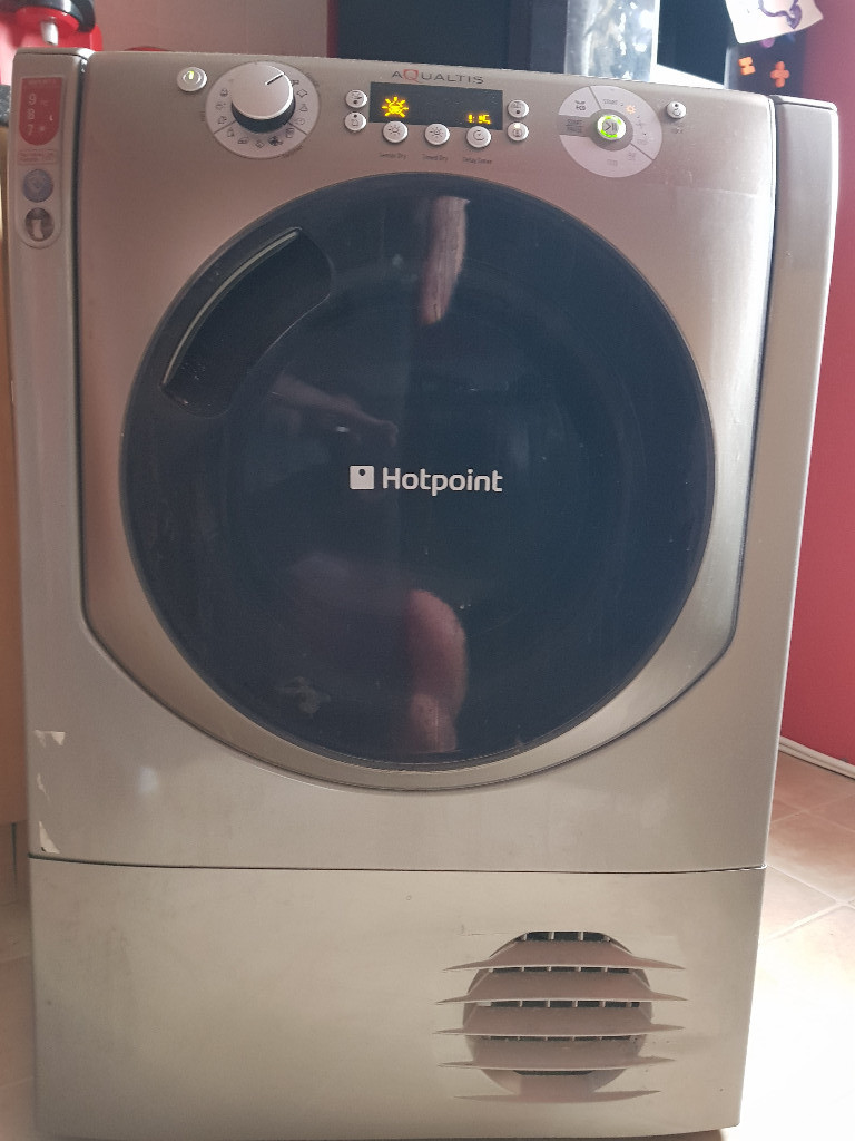 HOTPOINT Aqualtis AQC9 BF7E1 Condenser Tumble Dryer Grey in East