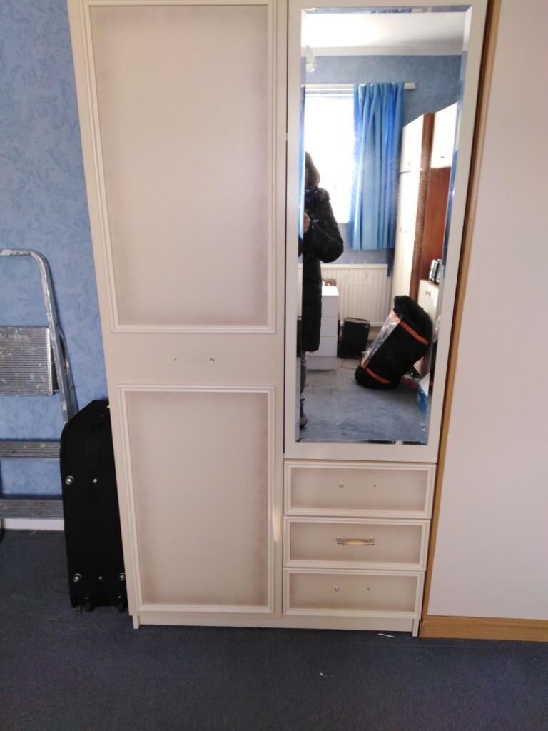 Wardrobe With Mirror And Drawers In Stockport Manchester