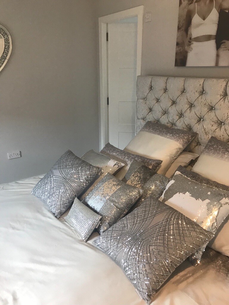 Super king grey crushed velvet bed!! in Coatbridge, North Lanarkshire