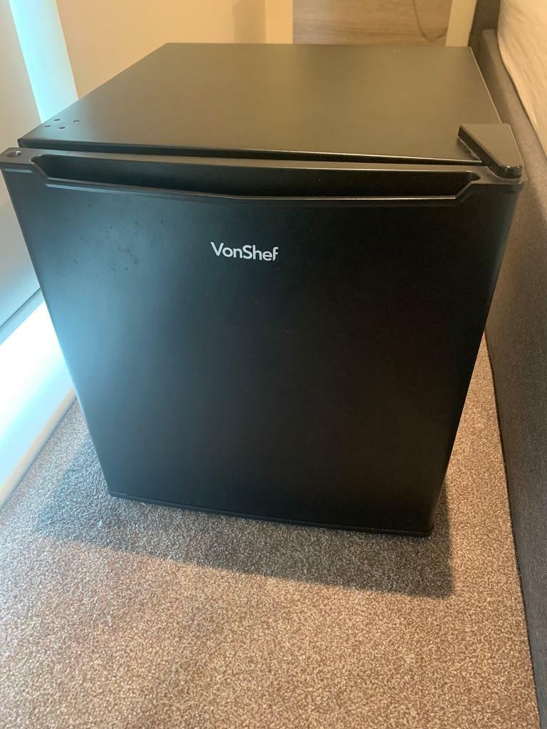 VonShef Black Mini Fridge with freezer drawer in Plumstead, London Gumtree
