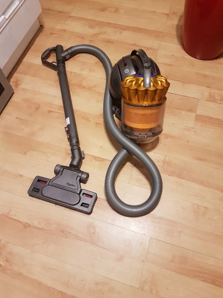 Dyson DC 39 Ball Multi Floor Cylinder Vacuum Cleaner GOOD CONDITION AND