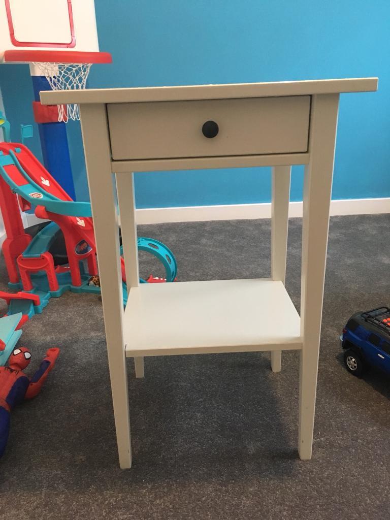 Ikea white side beside table/coffee table/side unit with drawer in