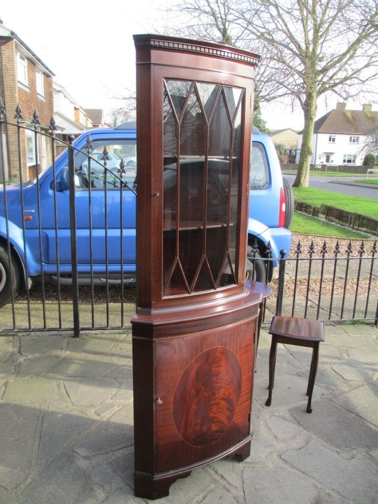 TRADITIONAL STYLE CORNER DISPLAY UNIT, DARK WOOD, VGC in Benfleet