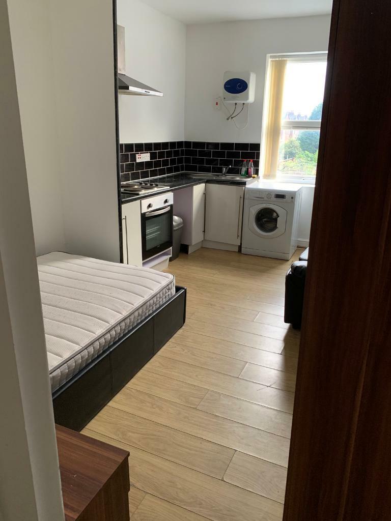 1 bed studio flat Old Trafford Manchester in Trafford, Manchester