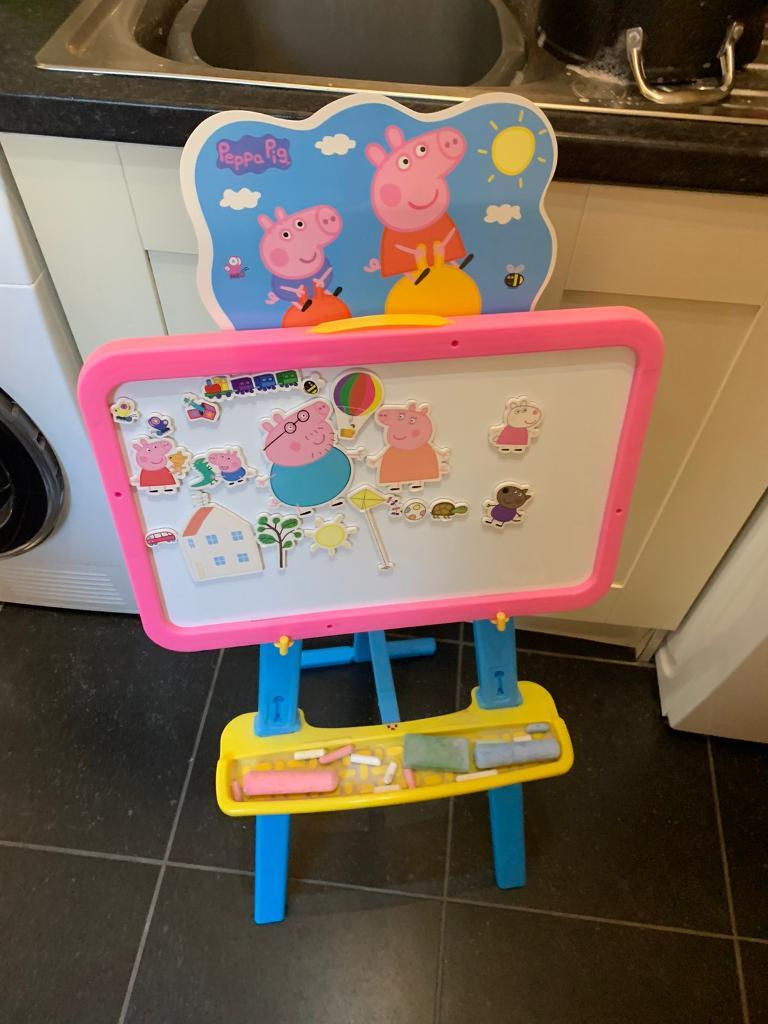 Peppa pig easel playset in Forest Town, Nottinghamshire Gumtree
