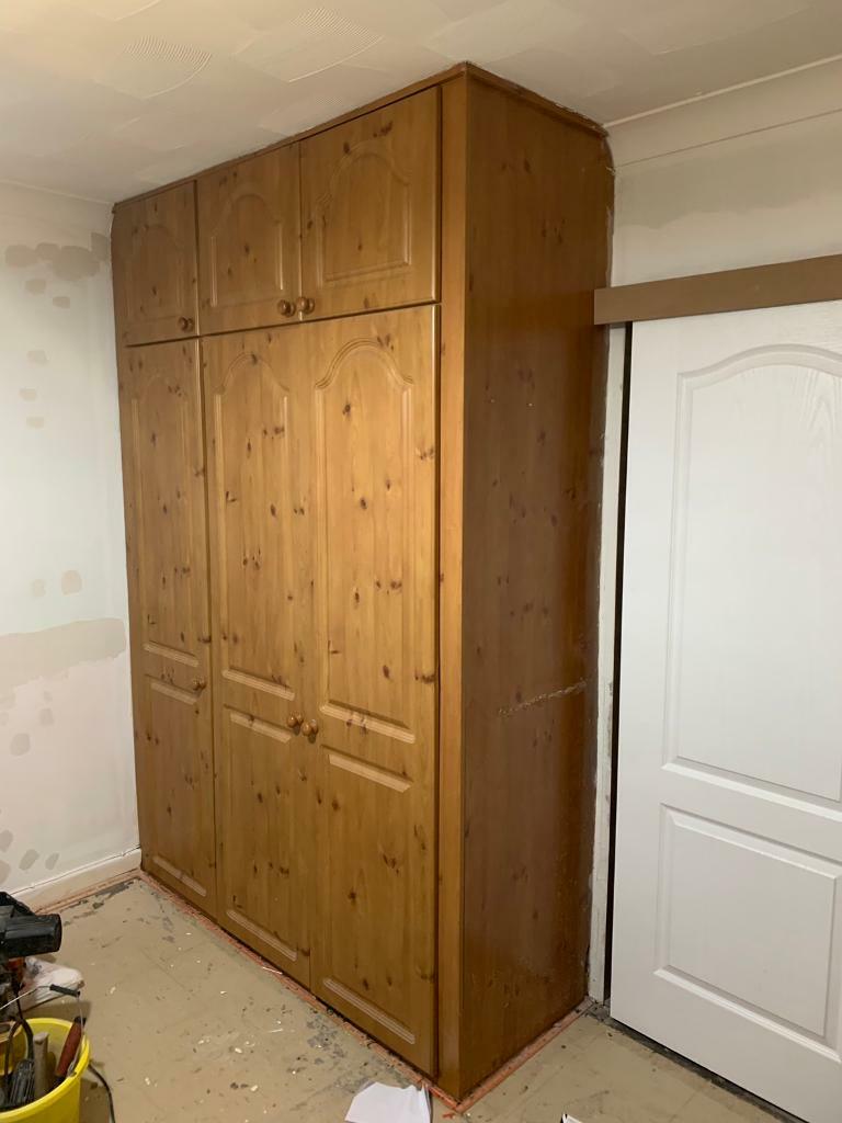 Oakwood Wall Fitted Wardrobe In St Mellons Cardiff Gumtree