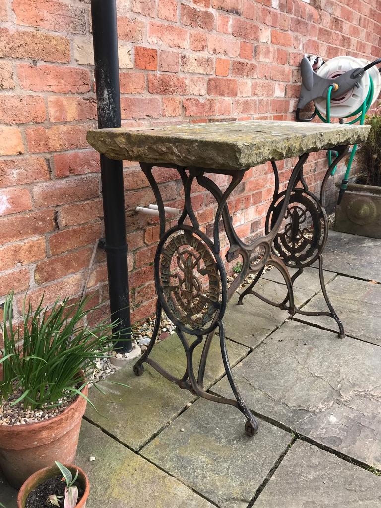 GARDEN TABLE MADE FROM VINTAGE SINGER SEWING MACHINE TREDDLE in