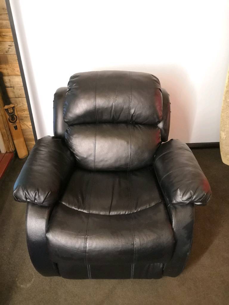 **FREE** Black leather recliner lazy boy style in Southampton, Hampshire Gumtree
