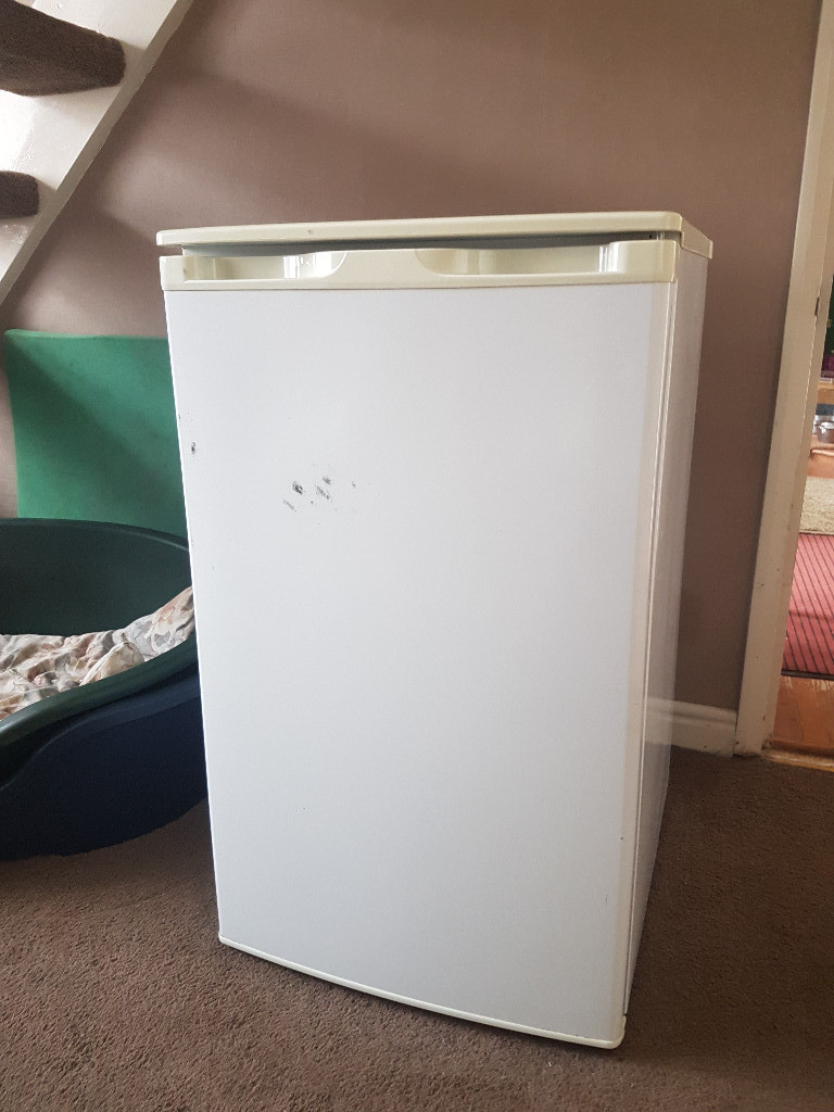 Argos Under Counter Fridge, White with Small Freezer Compartment in