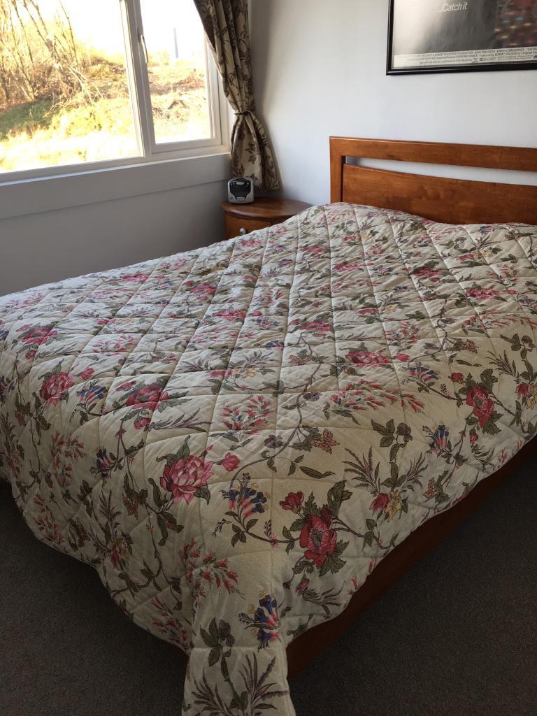 Laura Ashley king size bedspread in Giffnock, Glasgow Gumtree