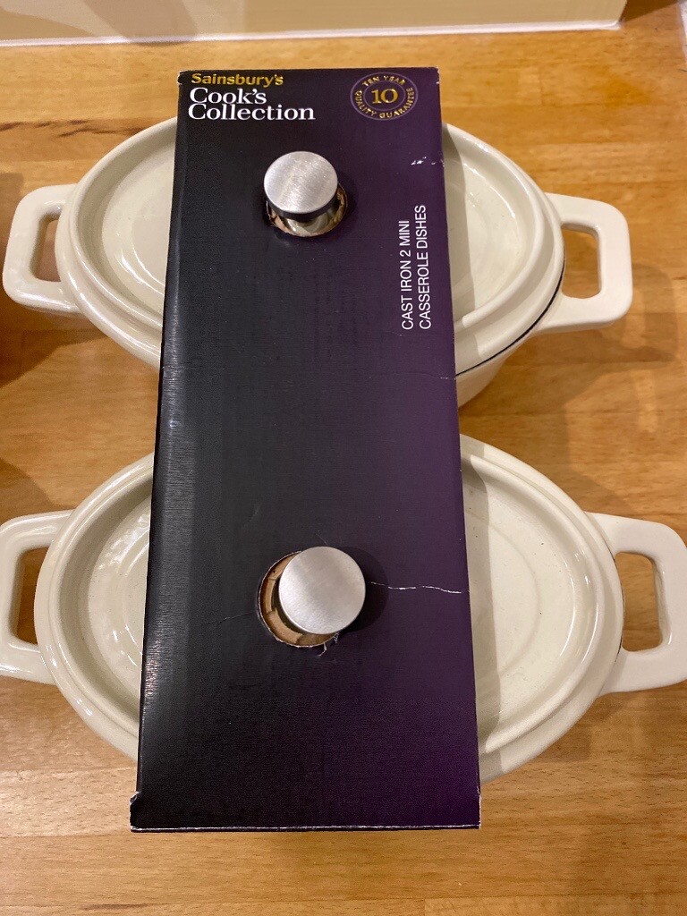 Cast iron mini casserole dishes by Sainsbury. Set of 2. NEW in Woking