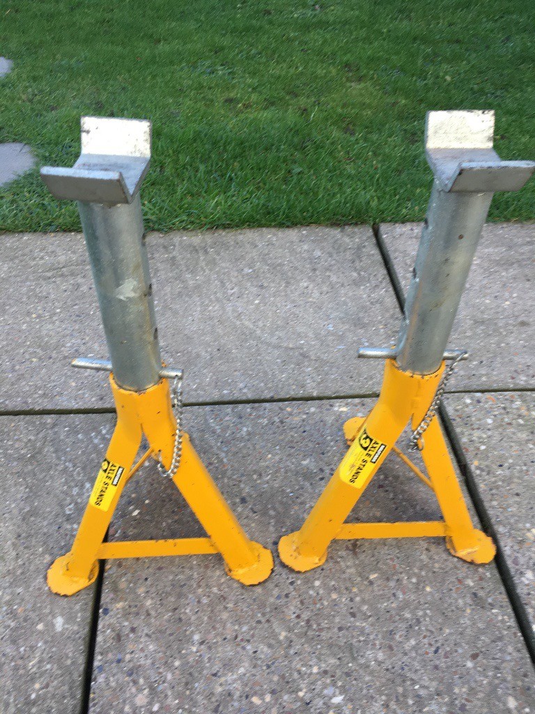 Halfords 3 Ton Axle Stands in Grimsby, Lincolnshire Gumtree