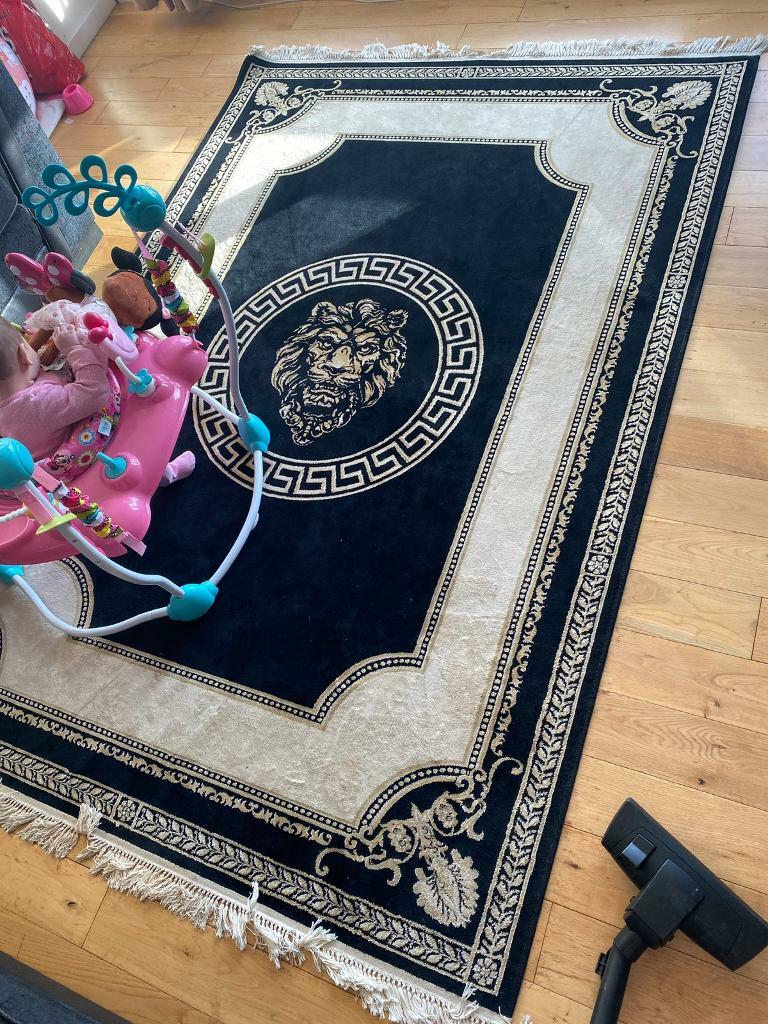 Beautiful Versace rug black and cream 5ft7ft in South West London, London Gumtree