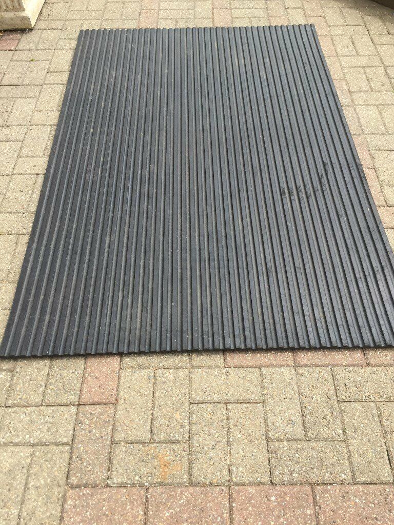 Very Heavy Duty Large Rubber Gym Mat Commercial Flooring 18mm 6ft x 4ft in Benfleet, Essex