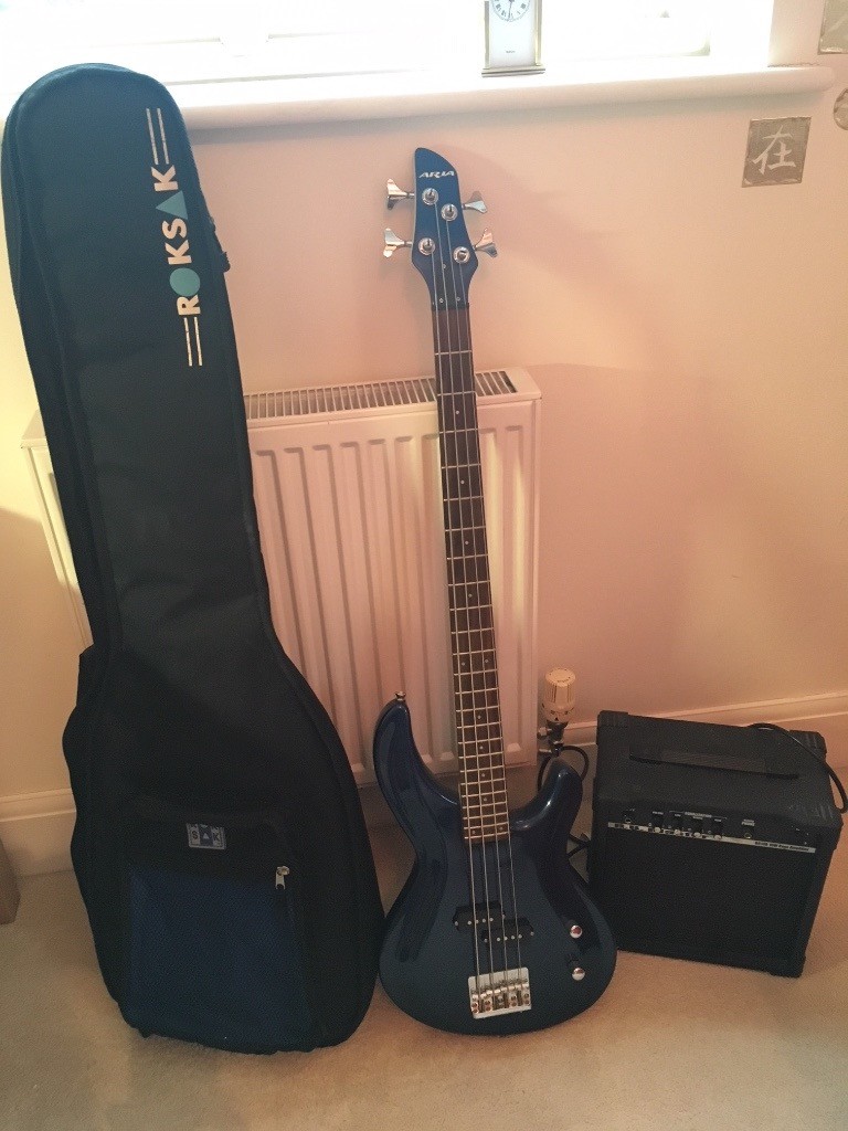 Aria bass guitar, plus practice amp and soft case in Hitchin
