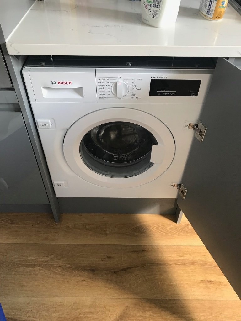Bosch WIW28300GB Integrated Washing Machine, 8kg Load, A+++ Energy