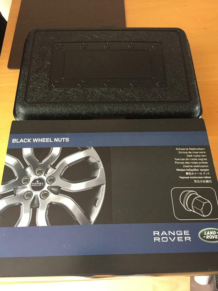 Range Rover Evoque Full silver wheel nut kit including locking nuts