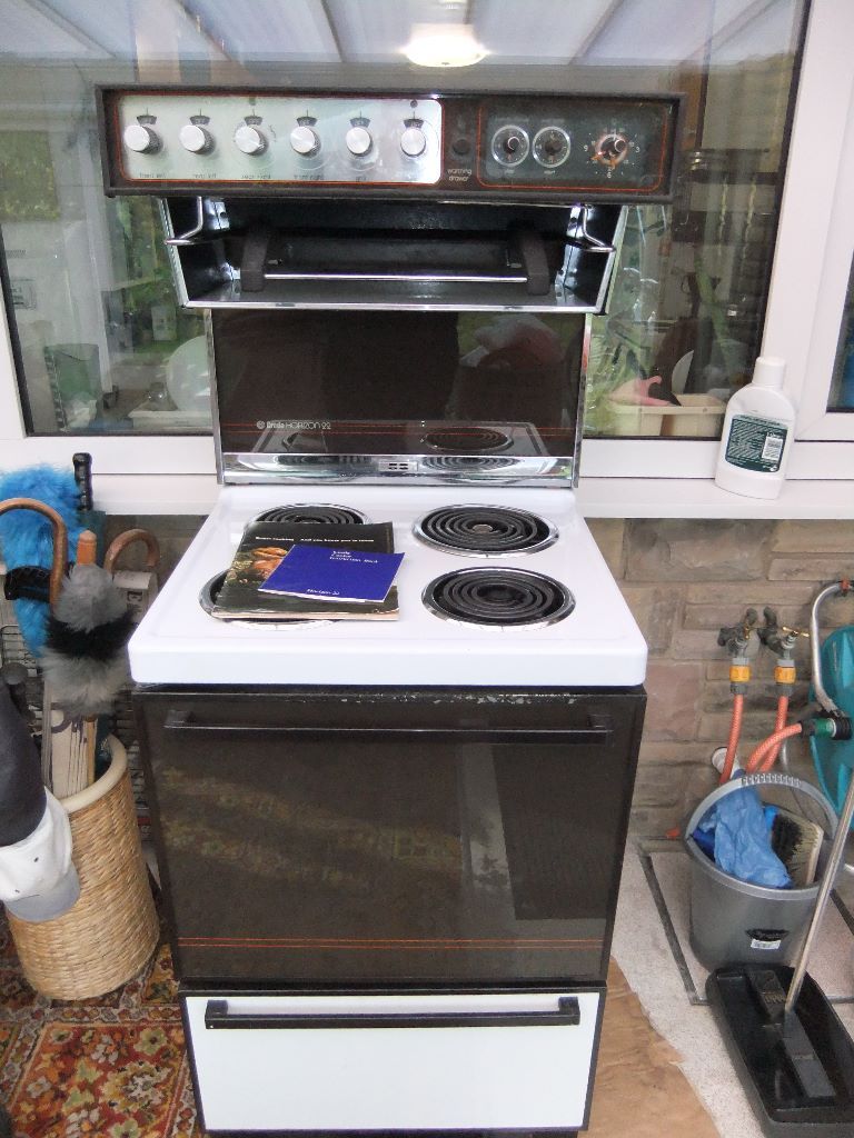 Creda Horizon 22 Electric Cooker with Eye Level Grill, Grill Pan & warming drawer in York