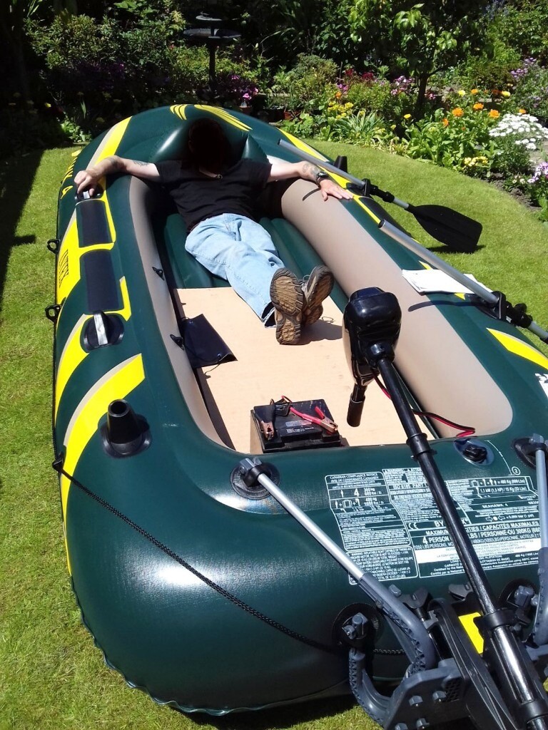 INTEX SEAHAWK 4 FOUR MAN INFLATABLE DINGHY WITH OARS AND PUMP in York
