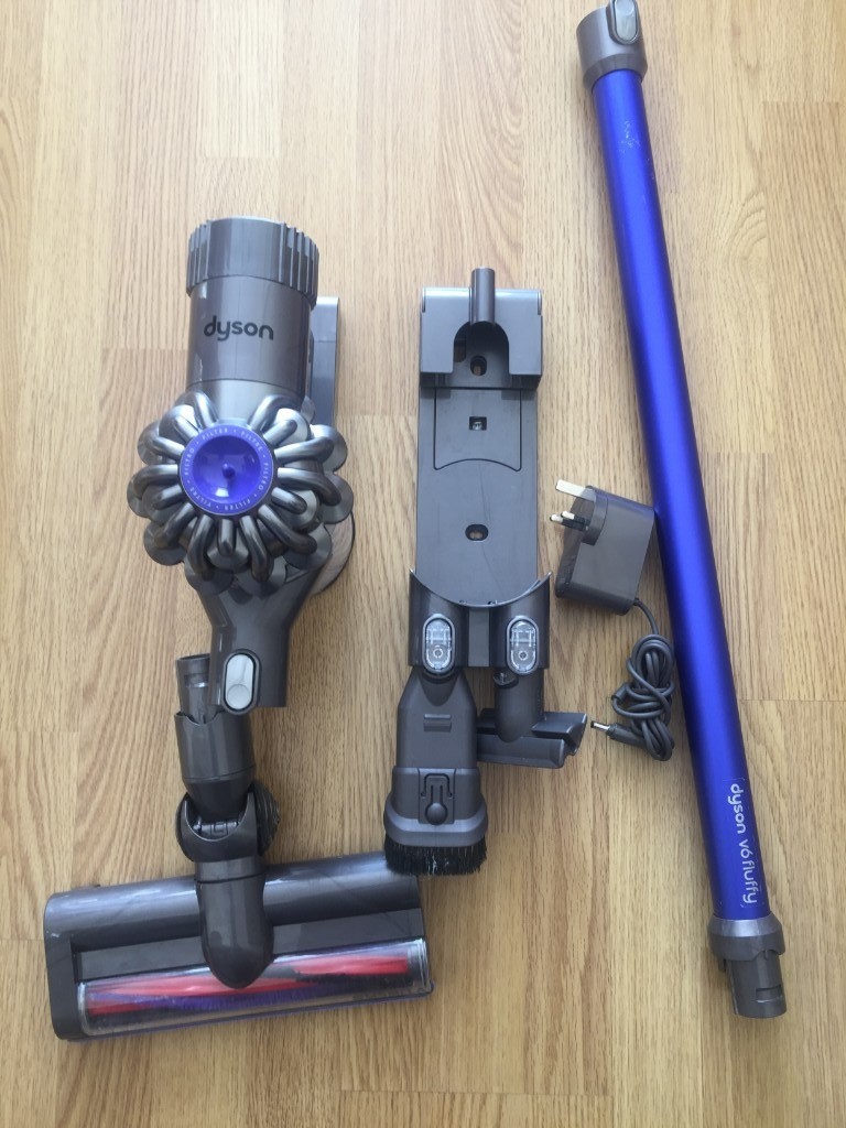 Dyson V6 Fluffy Cordless Handheld Vacuum Cleaner in Barking, London