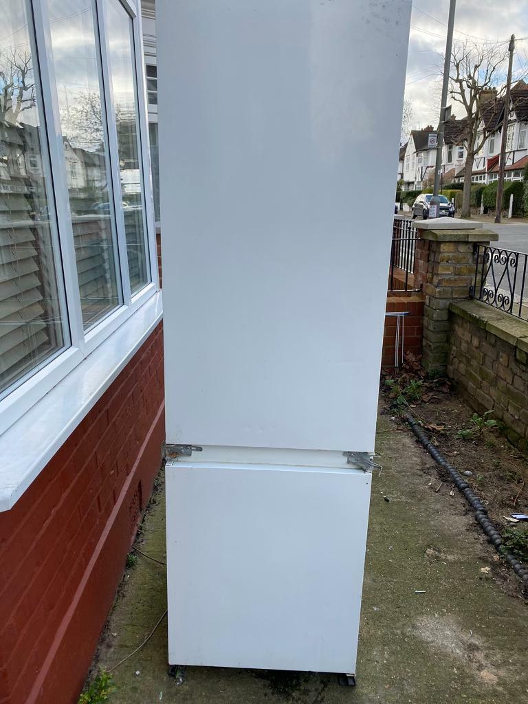 Fully working fridge/freezer FREE in Tooting, London Gumtree