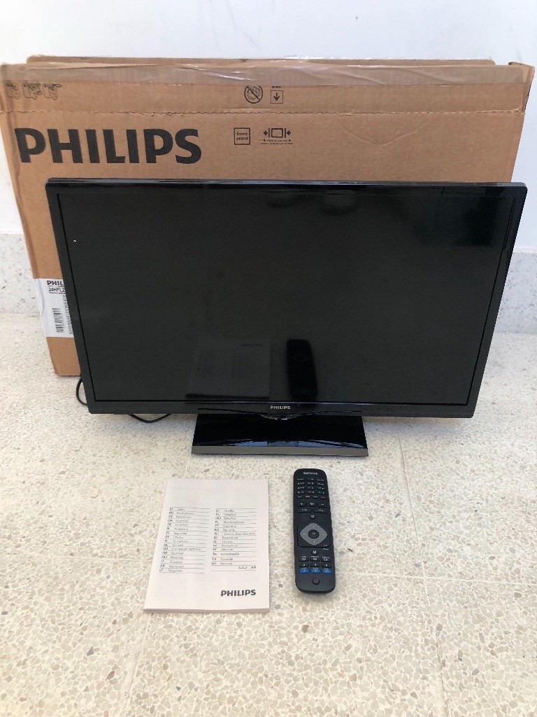 24 inch DVB Philips Television with stand and remote. Excellent condition in Bexley, London