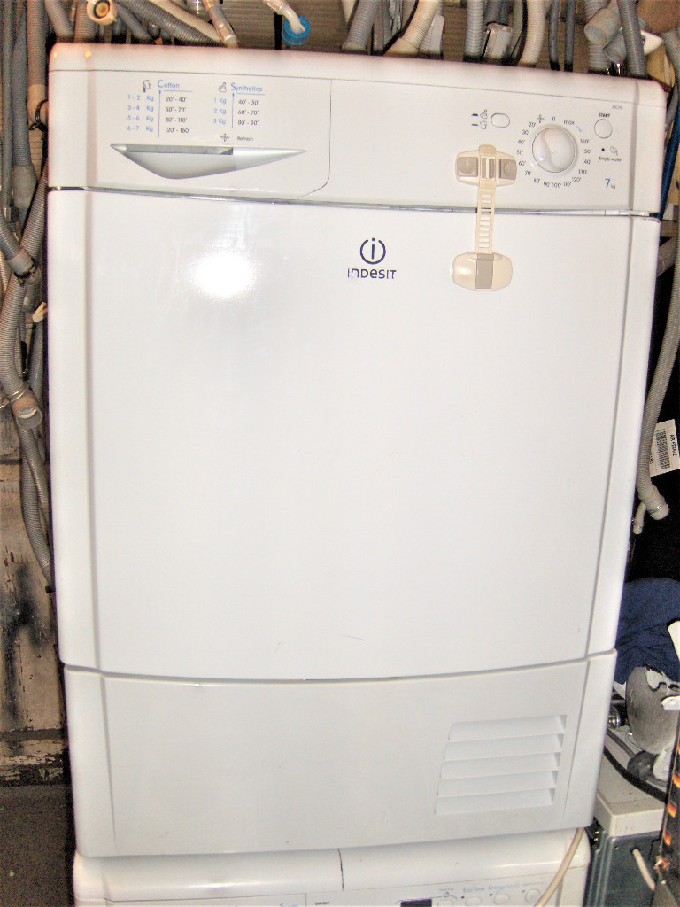 CONDENSER TUMBLE DRYER DRIER 7KG INDESIT.FREE DELI VERY B,MOUTH POOLE