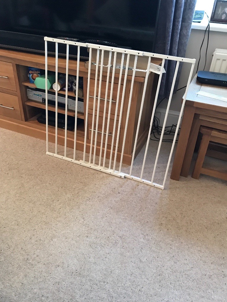 Babydan stair gate in Swindon, Wiltshire Gumtree