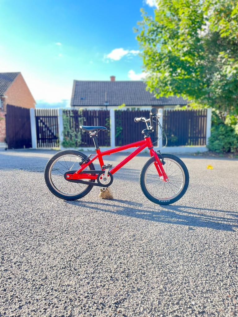 ISLA BIKES Cnoc 16 Childs Hybrid Bike. 16 inch wheels. Aluminium frame