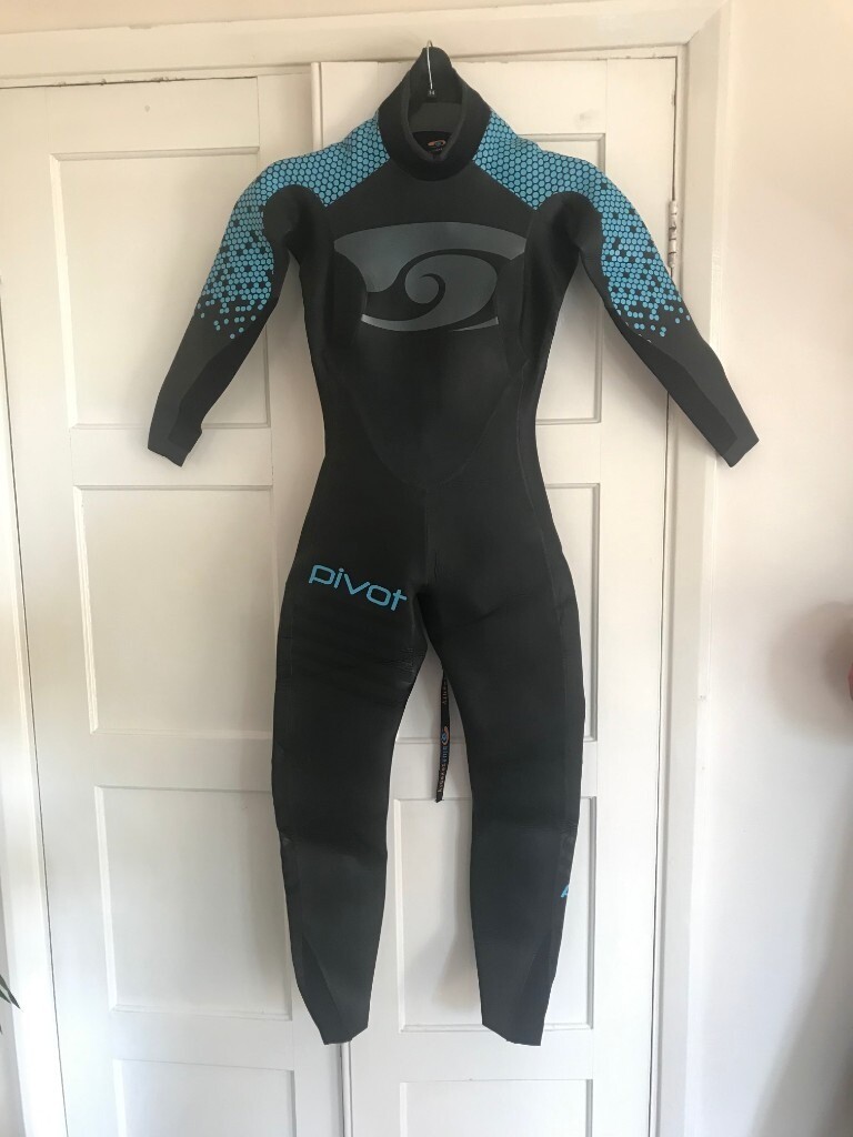 Blueseventy Pivot women's mediumsmall swim wetsuit in Islington