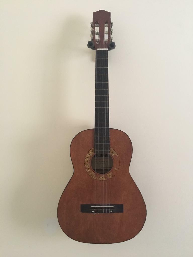 Westbrook Acoustic Guitar Perfect for beginners in Leith, Edinburgh
