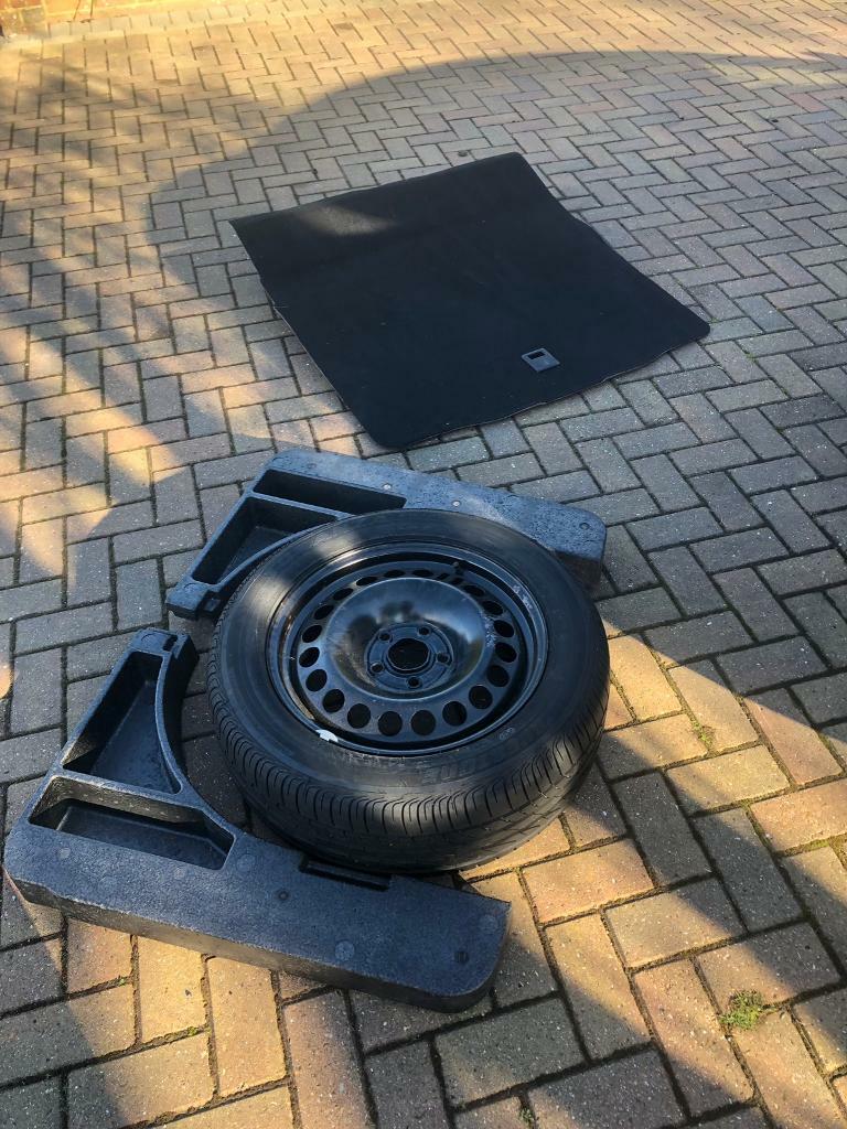Vauxhall Insignia hatchback boot carpet/risers and full size spare