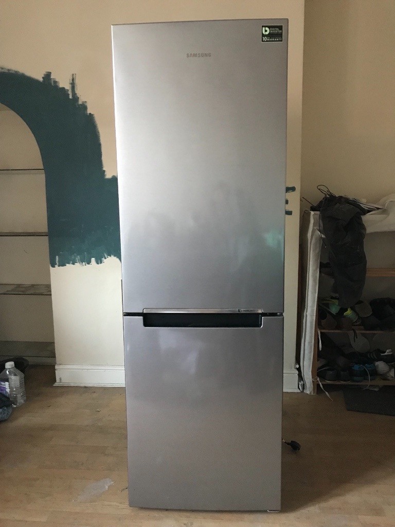 SAMSUNG RB29FSRNDSA/EU 70/30 Fridge Freezer Silver in Lincoln, Lincolnshire Gumtree