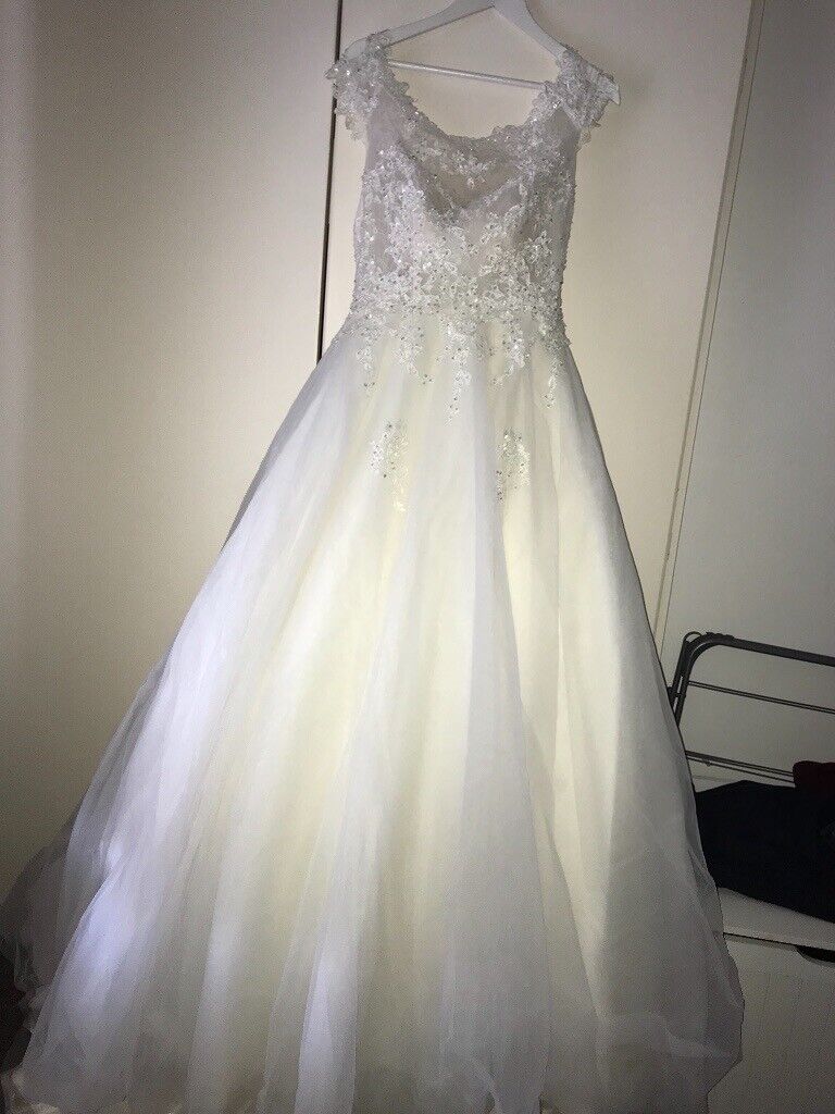  Wedding  Dresses  For Sale  Gumtree  DACC