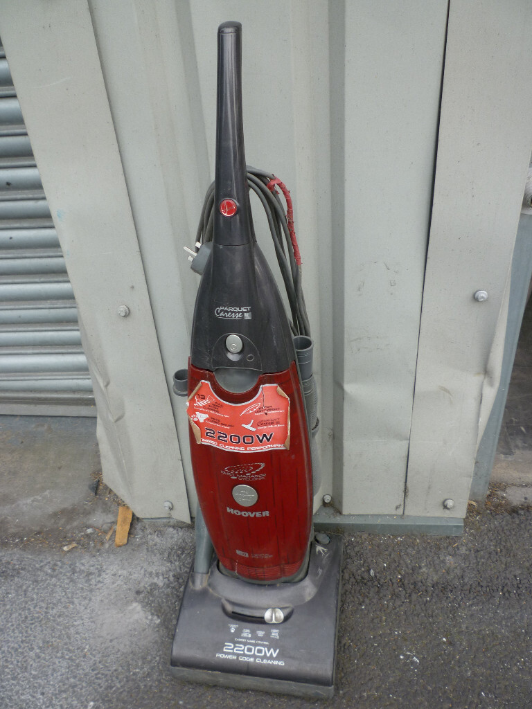 Hoover 2200 Watt Upright vacuum cleaner in Willenhall, West Midlands