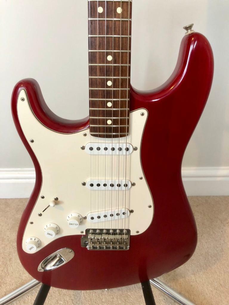 2002 Fender American Stratocaster Left Handed Guitar Crimson Red