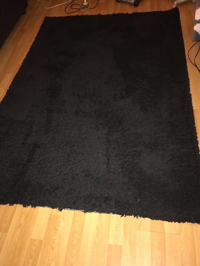 Large black living room rug in Glasgow City Centre, Glasgow Gumtree