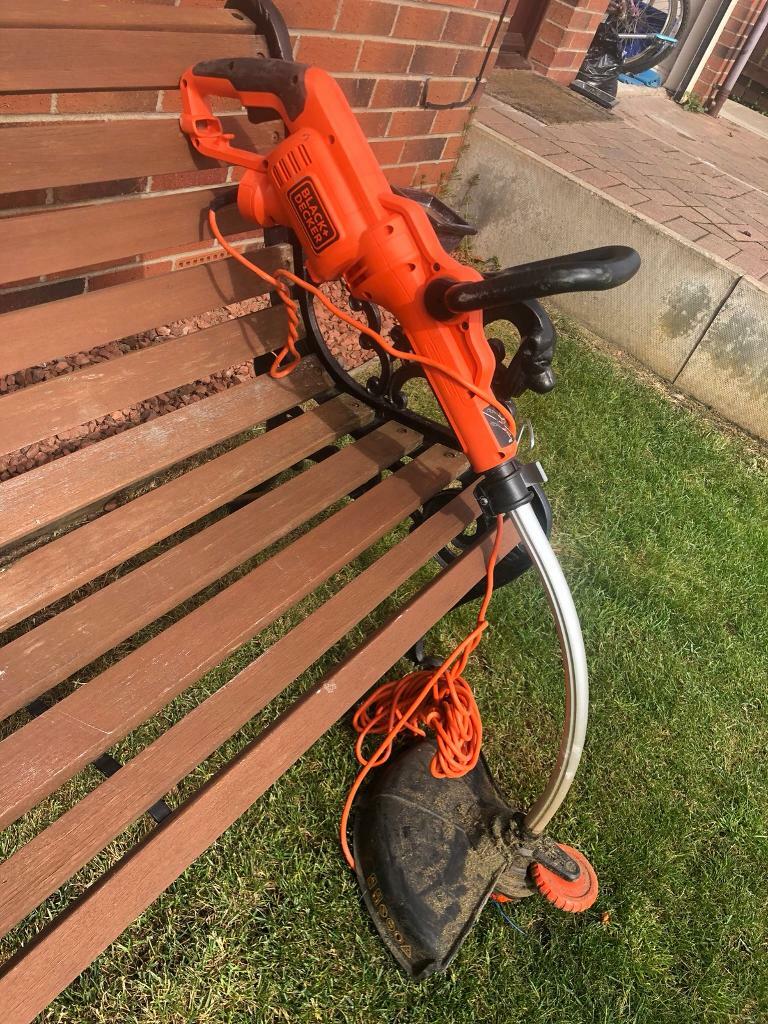 Black + Decker Heavy Duty Strimmer GL733 in Tranent, East Lothian