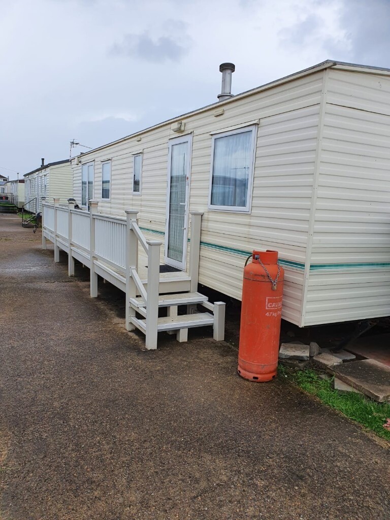 6 BERTH CARAVAN TO RENT INGOLDMELLS SEALANDS SITE in Bestwood