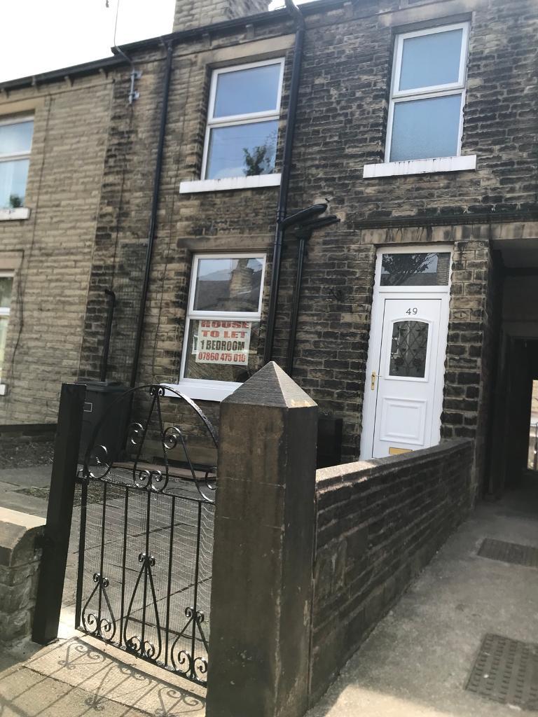 Fartown Huddersfield One bedroom Terrace to Let in Huddersfield, West