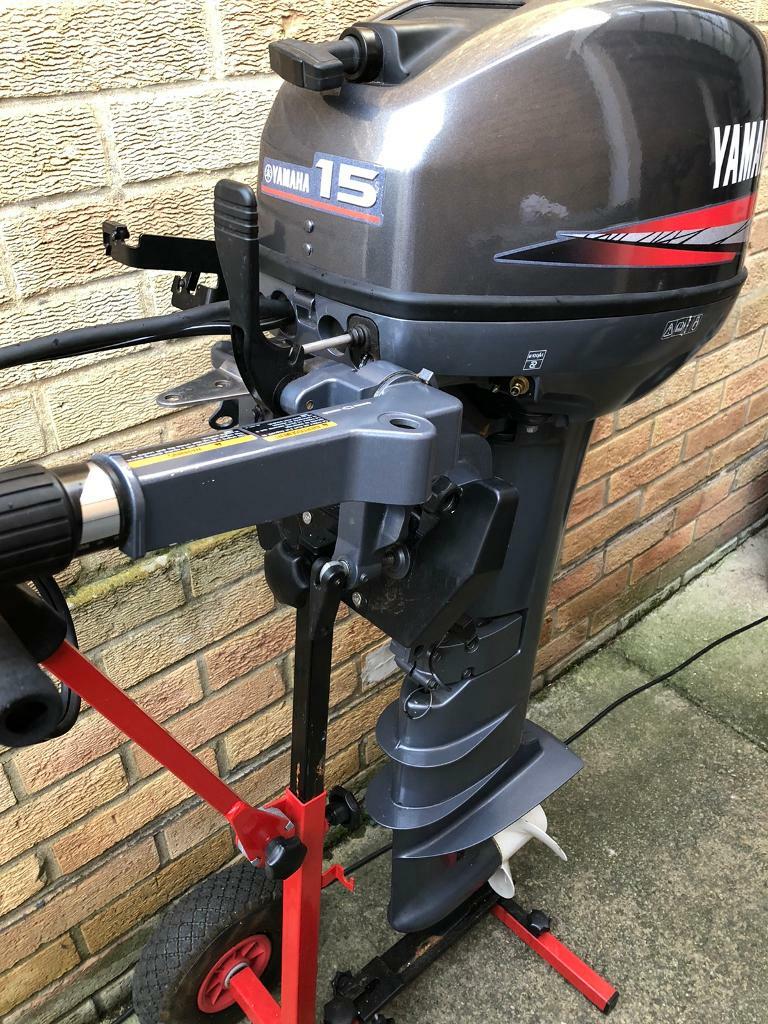 YAMAHA 15HP 2 STROKE LONG SHAFT ELECTRIC AND PULL START OUTBOARD ENGINE in Kidlington