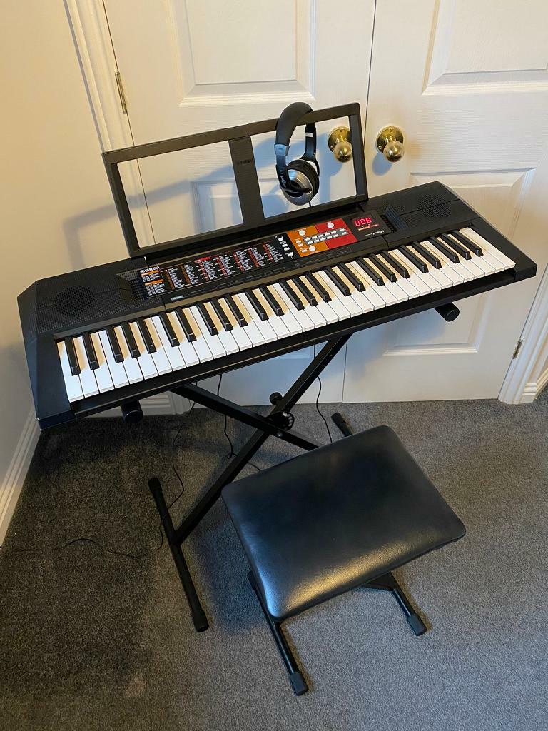 Yamaha Electric Keyboard / Piano & Stand, Stool & Headphones in