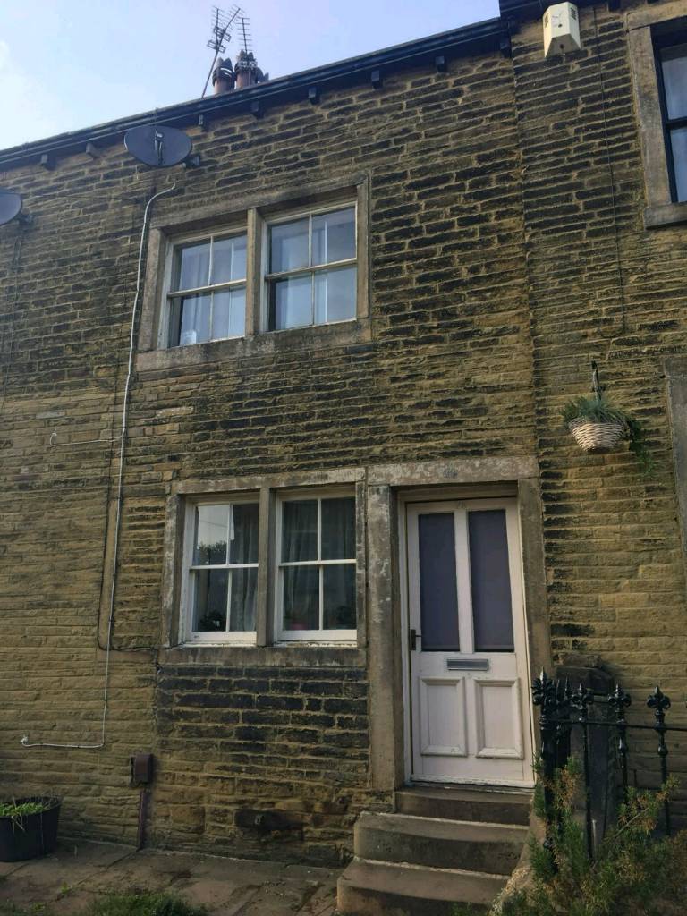 Lovely 2 bed cottage, Thornton village. Dad in Bradford, West
